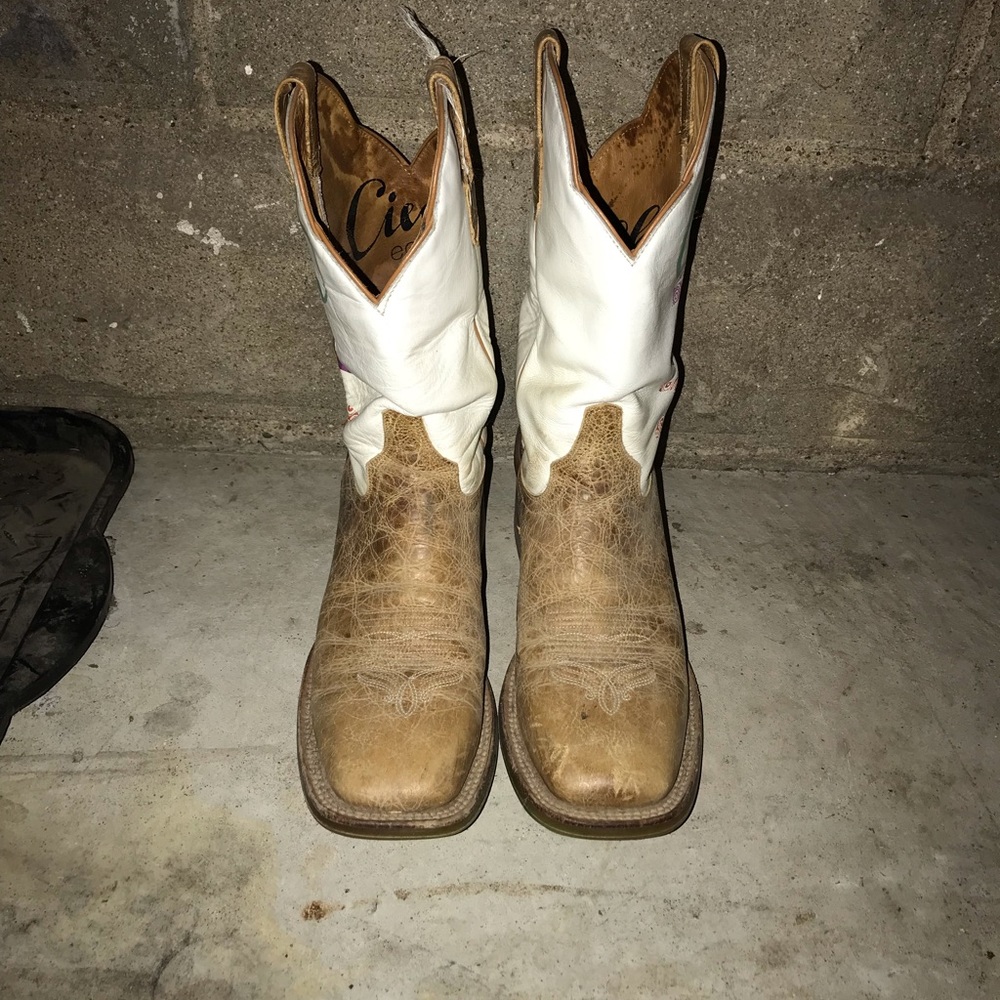 Cinch edge women’s boots